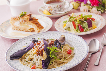 揚げ茄子とミートソースのパスタ